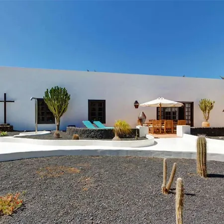 El Cactus Villa