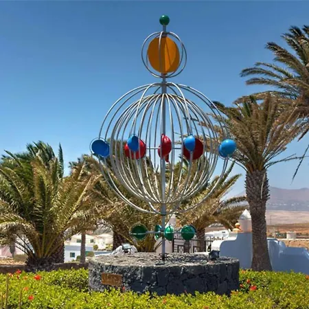 El Cactus Villa *