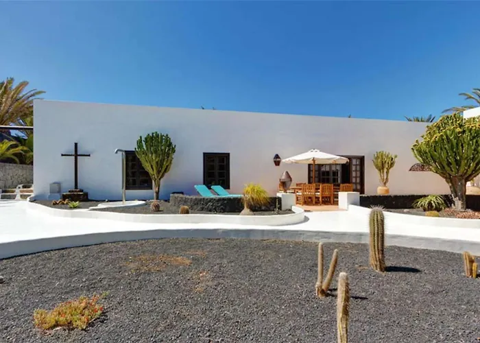 El Cactus Villa